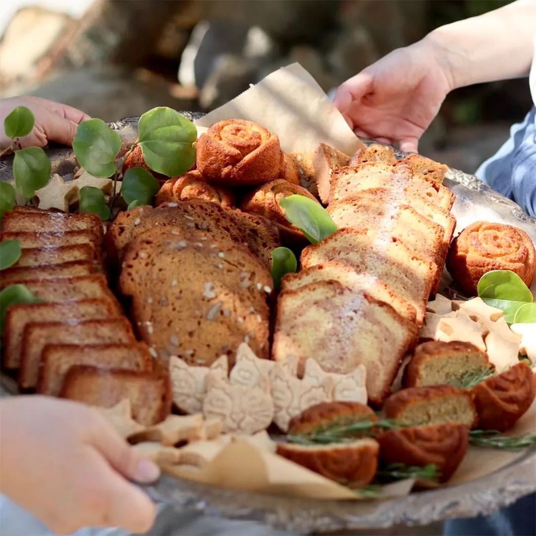BakeRoccaヴィンテージ家具屋の焼菓子店